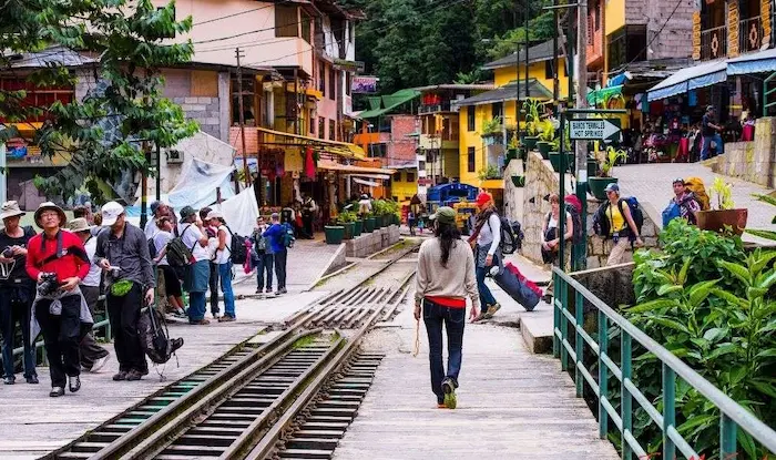 una turista en las calles de Cusco