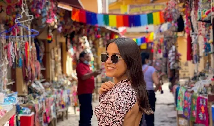 turista en centro de Cusco