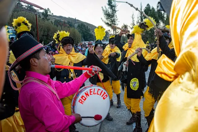 9 Traditional dances of Peru 7 experience the traditional dances of Peru