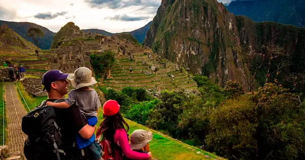 Family Travel to Peru in 2026: Safe Routes, Best Tours and Kid-Friendly Spots 1 Family Travel to Peru: Safe Routes, Best Tours and Kid-Friendly Spots